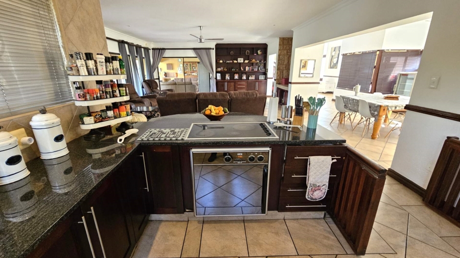 5 Bedroom Property for Sale in Birdwood Estate North West